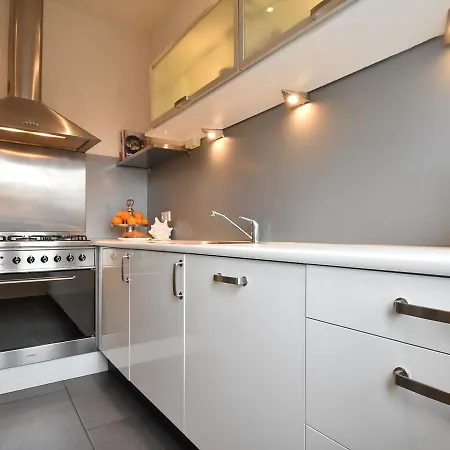 Quaint Apartment In Bergen Aan Zee Near Beach * Берген ан Зее