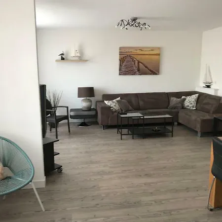 Апартаменты Quaint Apartment In Bergen Aan Zee Near Beach Берген ан Зее